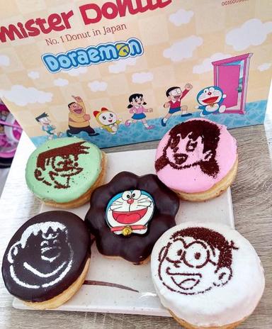 https://dgji3nicqfspr.cloudfront.net/KEBAYORAN_BARU/Restaurant/Mister_Donut/Reviews/thumbnail/uploadsuploads-thumb_1714974379875.jpg