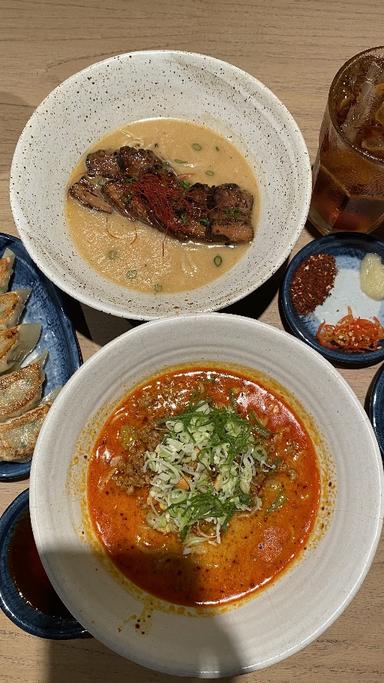 https://dgji3nicqfspr.cloudfront.net/KEBAYORAN_BARU/Restaurant/Ramen_For_The_Soul/Reviews/thumbnail/file_1703351156970.jpg