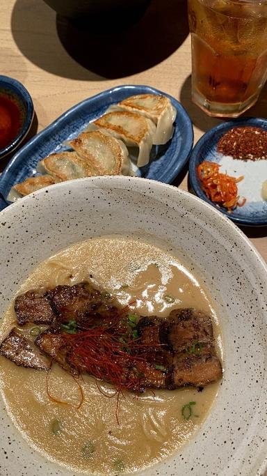 https://dgji3nicqfspr.cloudfront.net/KEBAYORAN_BARU/Restaurant/Ramen_For_The_Soul/Reviews/thumbnail/file_1703351157845.jpg