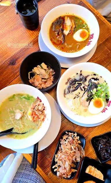 https://dgji3nicqfspr.cloudfront.net/KEBAYORAN_BARU/Restaurant/Roji_Ramen_Kamaja/Reviews/thumbnail/uploadsuploads-thumb_1714632214252.jpg