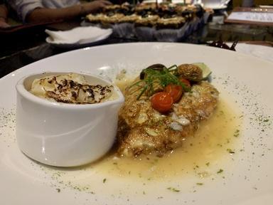 https://dgji3nicqfspr.cloudfront.net/KEBAYORAN_BARU/Restaurant/Senovarti_At_Senopati/Reviews/thumbnail/file_1707802079176.jpg