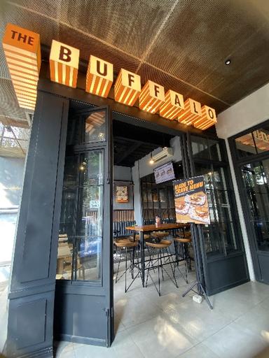 https://dgji3nicqfspr.cloudfront.net/KEBAYORAN_BARU/Restaurant/The_Buffalo/Reviews/thumbnail/file_1709476781132.jpg