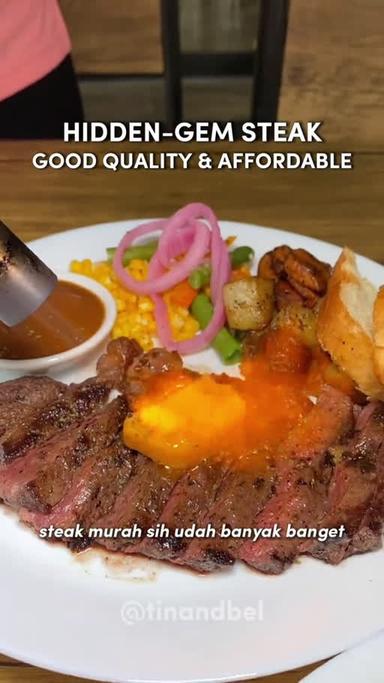 https://dgji3nicqfspr.cloudfront.net/KEBAYORAN_LAMA/Restaurant/Ray_S_Tenderlovn_Steak_Terogong/Reviews/thumbnail/1AWCsCVBb1lg9iOpQFALHrwR5snEdMVFW-0.jpg