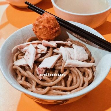 https://dgji3nicqfspr.cloudfront.net/KEBON_JERUK/Restaurant/Bakmi_Agoan_Perumahan/Reviews/thumbnail/file_1713061393474.jpg