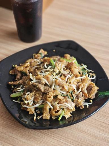 https://dgji3nicqfspr.cloudfront.net/KELAPA_DUA/Chinese_Restaurant/Kwetiaw_Sapi_78_Mangga_Besar__Ruko_Neo_Piazza/Reviews/thumbnail/IMG_Review_1718176365309_compressed1446841209163492176-17D8304D61E6C20C-thumb_1718176367150.jpg