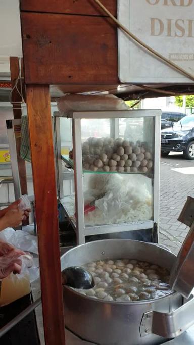 https://dgji3nicqfspr.cloudfront.net/KELAPA_DUA/Restaurant/Bakso_Gepeng_Mas_Didi_Gs/Reviews/22VID_Review_1719413739685943566147236727120-17DC95B086DC62A3_171941374357622_1719413744563.jpg