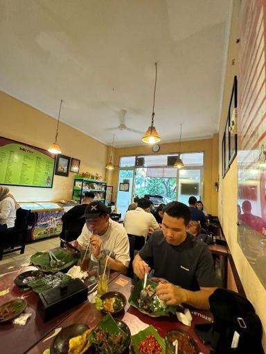 https://dgji3nicqfspr.cloudfront.net/KELAPA_DUA/Restaurant/Waroeng_Ss_Spesial_Sambal_Ss_Gading_Serpong/Reviews/thumbnail/uploadsuploads-thumb_1714444188917.jpg