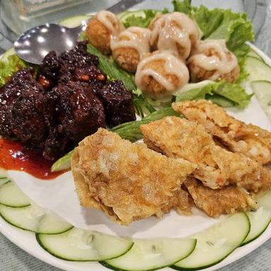 https://dgji3nicqfspr.cloudfront.net/KELAPA_GADING/Chinese_Restaurant/Golden_Leaf/Reviews/thumbnail/uploadsuploads-thumb_1715836278461.jpg