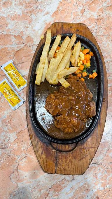 https://dgji3nicqfspr.cloudfront.net/KELAPA_GADING/Restaurant/Fiesta_Steak/Reviews/thumbnail/uploadsuploads-thumb_1715107994827.jpg