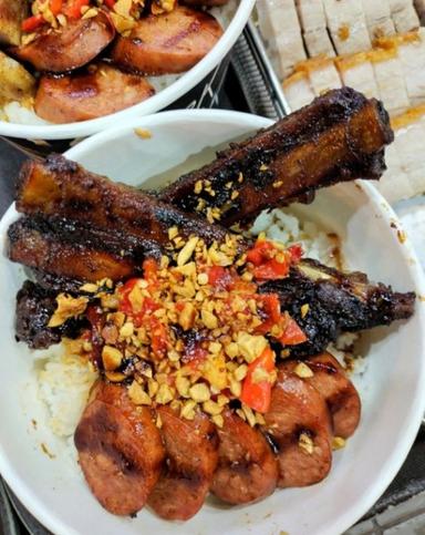 https://dgji3nicqfspr.cloudfront.net/KELAPA_GADING/Restaurant/Jack_&_John_Kitchen_Roast_Pork_Babi_Kriuk,_Mkg3/Reviews/thumbnail/IMG_Review_1702124185829_compressed759244118120372118_1702124186815.jpg