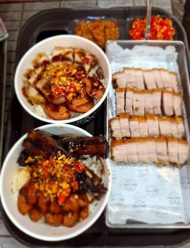 https://dgji3nicqfspr.cloudfront.net/KELAPA_GADING/Restaurant/Jack__John_Kitchen_Roast_Pork_Babi_Kriuk_Mkg3/Reviews/thumbnail/IMG_Review_1721263953091_compressed7416818053851925548-17E328727800BB9B-thumb_1721263955059.jpg