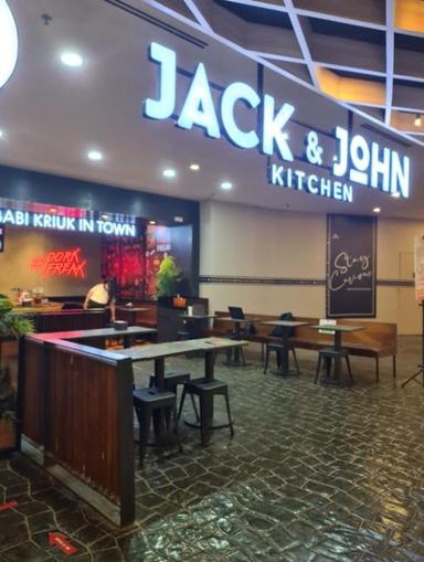 https://dgji3nicqfspr.cloudfront.net/KELAPA_GADING/Restaurant/Jack__John_Kitchen_Roast_Pork_Babi_Kriuk_Mkg3/Reviews/thumbnail/IMG_Review_1721263958041_compressed3155166234359273716-17E3287388A888D8-thumb_1721263960112.jpg