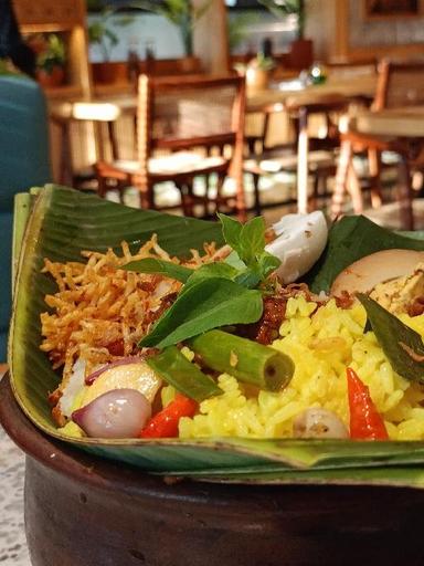 https://dgji3nicqfspr.cloudfront.net/KELAPA_GADING/Restaurant/Rempah_Bistro__Mall_Kelapa_Gading/Reviews/thumbnail/IMG_Review_1719335511761_compressed3482376972187626918-17DC4E8A4675D898-thumb_1719335513938.jpg