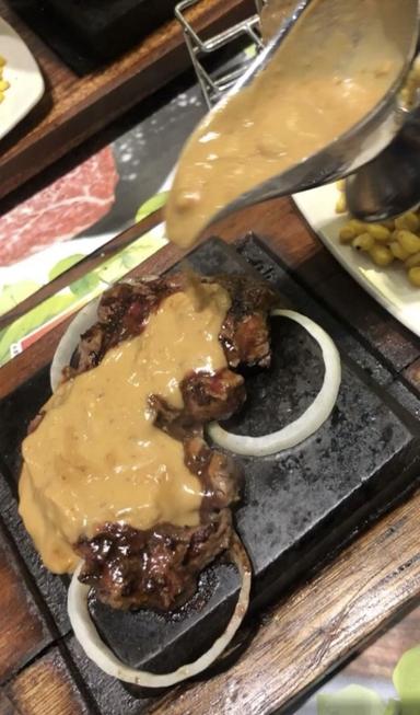 https://dgji3nicqfspr.cloudfront.net/KELAPA_GADING/Restaurant/Street_Steak__Kelapa_Gading/Reviews/thumbnail/file_1713694077255.jpg