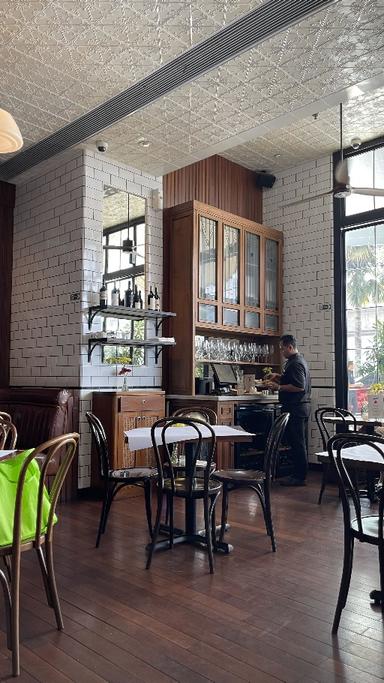 https://dgji3nicqfspr.cloudfront.net/KELAPA_GADING/Restaurant/UnionMall_3/Reviews/thumbnail/file_1707573917058.jpg