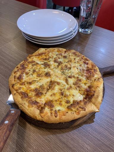 https://dgji3nicqfspr.cloudfront.net/KELAPA_GADING/Restaurant/Us_Pizza__Kelapa_Gading/Reviews/thumbnail/file_1713448457141.jpg