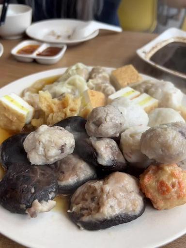 https://dgji3nicqfspr.cloudfront.net/KEMBANGAN/Chinese_Restaurant/Hay_Thien/Reviews/thumbnail/22file_171264737534222_1712647376011.jpg