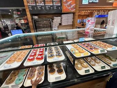 https://dgji3nicqfspr.cloudfront.net/KEMBANGAN/Coffee_Shop/Krispy_Kreme__Lippo_Mall_Puri/Reviews/thumbnail/uploadsuploads-thumb_1716237496396.jpg