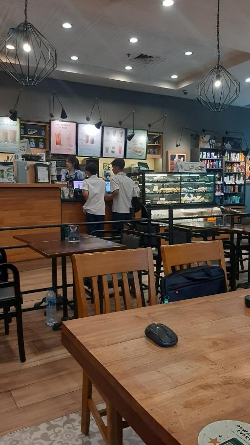 Starbucks - Lippo Mall Puri review