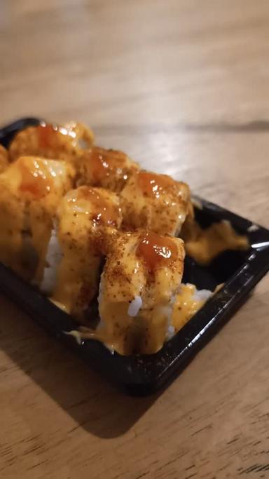 https://dgji3nicqfspr.cloudfront.net/KEMBANGAN/Japanese_Restaurant/Sushi_Me_Meruya/Reviews/22VID_Review_17182432083947323023038298008548-17D86D2488CDE8BD_171824326255722_1718243263860.jpg