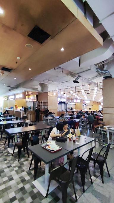 https://dgji3nicqfspr.cloudfront.net/KEMBANGAN/Japanese_Restaurant/Yoshinoya_Lippo_Mall_Puri/Reviews/thumbnail/IMG_Review_1719421749667_compressed943827323644973319-17DC9CF8F696AC6C-thumb_1719421751087.jpg