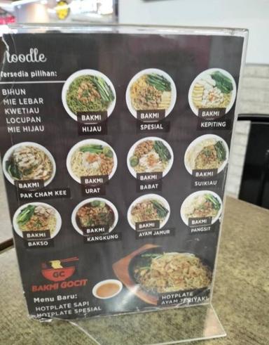 https://dgji3nicqfspr.cloudfront.net/KEMBANGAN/Restaurant/Bakmi_Gocit/Reviews/thumbnail/uploadsuploads-thumb_1715161614852.jpg