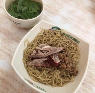 https://dgji3nicqfspr.cloudfront.net/KEMBANGAN/Restaurant/Bakmi_Karet_Planet/Reviews/thumbnail/IMG_Review_1713925483417_compressed3587430723222945837_1713925484246.jpg