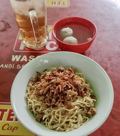 https://dgji3nicqfspr.cloudfront.net/KEMBANGAN/Restaurant/Bakmi_Yung_Lie_48/Reviews/thumbnail/file_1713931605965.jpg