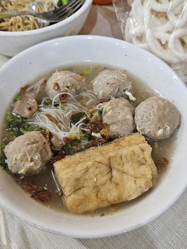 https://dgji3nicqfspr.cloudfront.net/KEMBANGAN/Restaurant/Bakso_Jwr__Jawir/Reviews/thumbnail/uploadsuploads-thumb_1715843342604.jpg