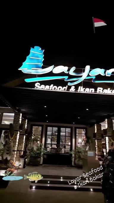 https://dgji3nicqfspr.cloudfront.net/KEMBANGAN/Restaurant/Layar_Seafood__Ikan_Bakar_Pesanggrahan/Reviews/thumbnail/22VID_Review_1713955219678389829736869432606_171395522590622_1713955226982.jpg