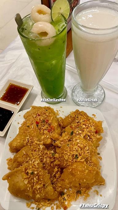 https://dgji3nicqfspr.cloudfront.net/KEMBANGAN/Restaurant/Layar_Seafood__Ikan_Bakar_Pesanggrahan/Reviews/thumbnail/file_1706024528070.jpg