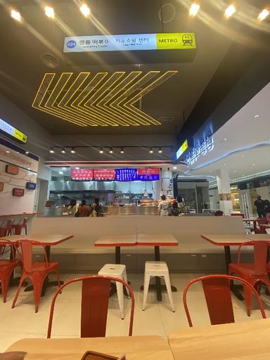 https://dgji3nicqfspr.cloudfront.net/KEMBANGAN/Restaurant/Myeongdong_Topokki_Lippo_Mall_Puri/Reviews/thumbnail/file_1709005975449.jpg