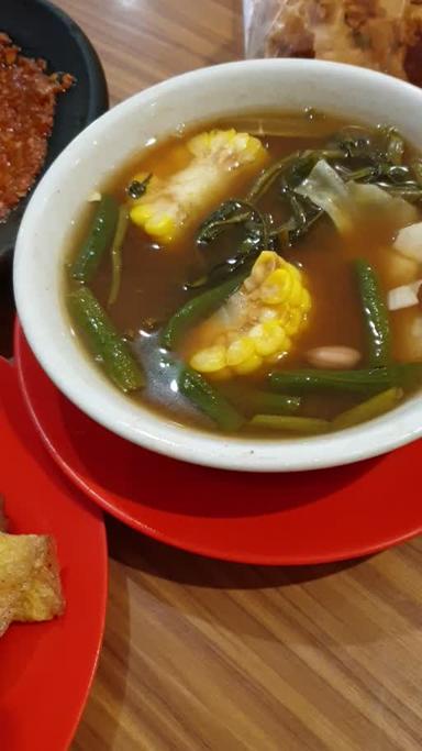 https://dgji3nicqfspr.cloudfront.net/KEMBANGAN/Restaurant/Warung_Bu_Kris__Meruya/Reviews/22VID_Review_17143046132273751969364277437189_171430461577622_1714304616866.jpg