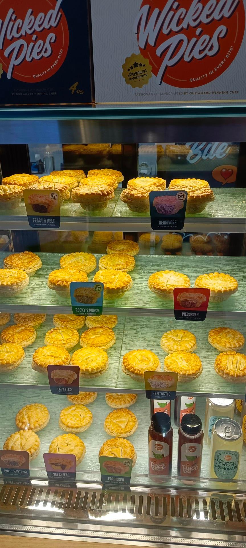 Wicked Pies - Lippo Mall Puri review