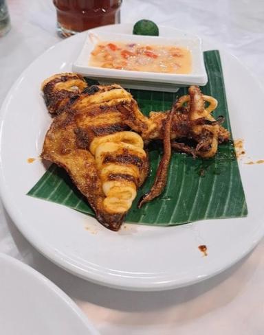 https://dgji3nicqfspr.cloudfront.net/KESAMBI/Restaurant/Sentosa_Live_Seafood_Market/Reviews/thumbnail/IMG_Review_1712908076801_compressed6148870450892337497_1712908077841.jpg