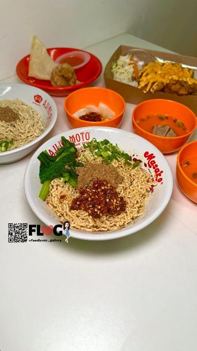 https://dgji3nicqfspr.cloudfront.net/KOJA/Restaurant/Chicken_Paikut_Kelapa_Gading/Reviews/thumbnail/file_1713529579253.jpg