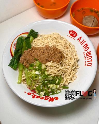 https://dgji3nicqfspr.cloudfront.net/KOJA/Restaurant/Chicken_Paikut_Kelapa_Gading/Reviews/thumbnail/file_1713529586031.jpg