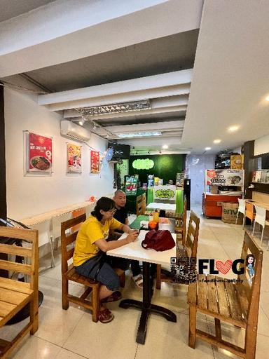 https://dgji3nicqfspr.cloudfront.net/KOJA/Restaurant/Chicken_Paikut_Kelapa_Gading/Reviews/thumbnail/file_1713529590620.jpg