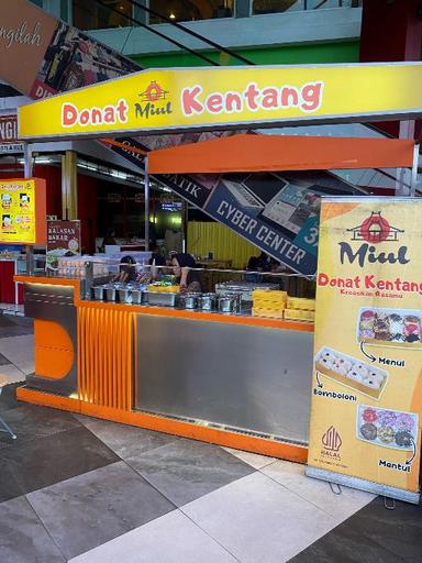 https://dgji3nicqfspr.cloudfront.net/KRAMAT_JATI/Restaurant/Donat_Kentang_Miul_Pgc_Cililitan/Reviews/thumbnail/file-17D2455D16214B0B-thumb_1716510674389.jpg