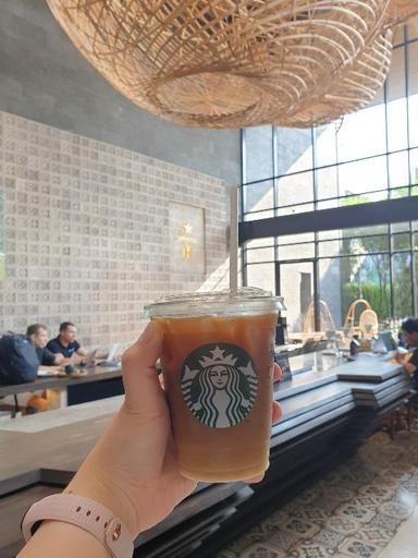 https://dgji3nicqfspr.cloudfront.net/KUTA/Cafe/Starbucks_Reserve_Dewata/Reviews/thumbnail/uploadsuploads-thumb_1714484906376.jpg