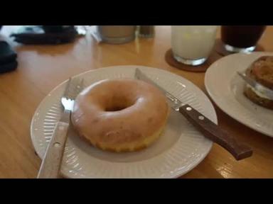 https://dgji3nicqfspr.cloudfront.net/KUTA_UTARA/Bakery/Braud_Cafe/Reviews/thumbnail/22VID_Review_17129828388401147847773607242828_171298283991422_1712982840418.jpg