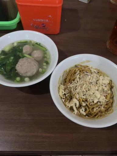 https://dgji3nicqfspr.cloudfront.net/LENGKONG/Restaurant/Mie_Baso_Akung/Reviews/22file-17EE3ED3641FB59C_172438478552022_1724384786389.jpg