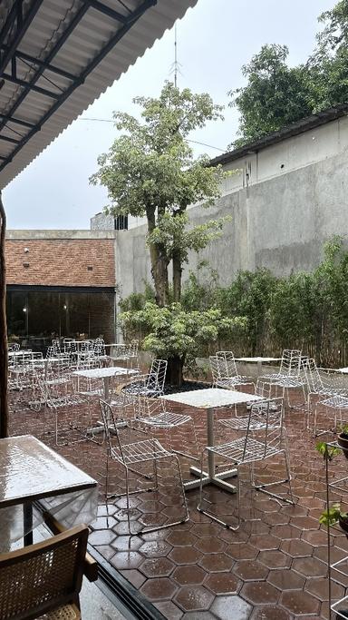 https://dgji3nicqfspr.cloudfront.net/MAMPANG_PRAPATAN/Restaurant/Sate_Celup__Kemang/Reviews/thumbnail/file_1713316575840.jpg