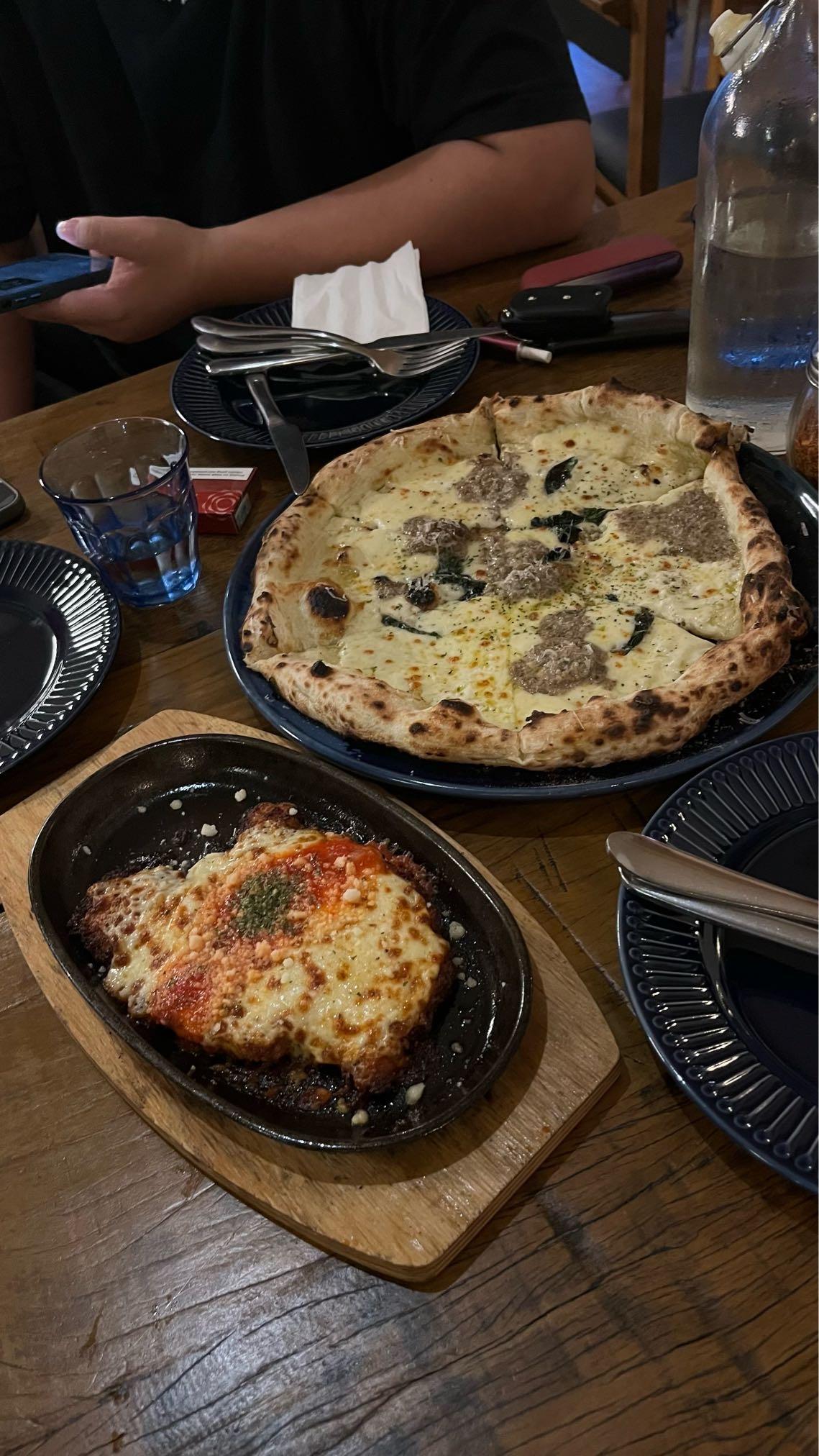 Zapoli Pizzeria review