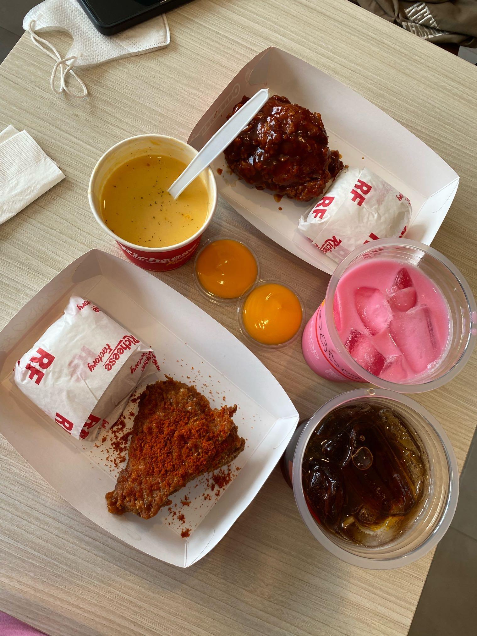 Richeese Factory Parangtritis review