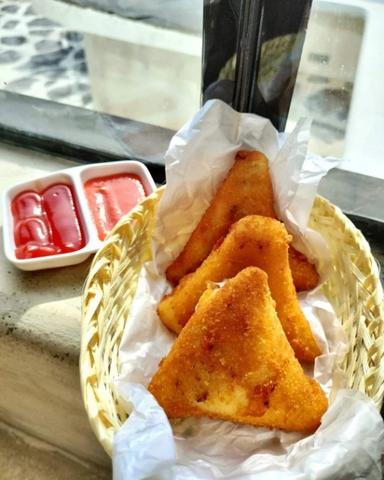 https://dgji3nicqfspr.cloudfront.net/MATRAMAN/Restaurant/Anora_Jakarta/Reviews/thumbnail/IMG_Review_1702180561179_compressed4602728752813191790_1702180561975.jpg