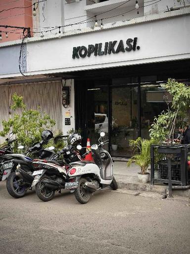 https://dgji3nicqfspr.cloudfront.net/MEDAN_SATRIA/Cafe/Kopilikasi_Harapan_Indah/Reviews/thumbnail/uploadsuploads-thumb_1714554397893.jpg