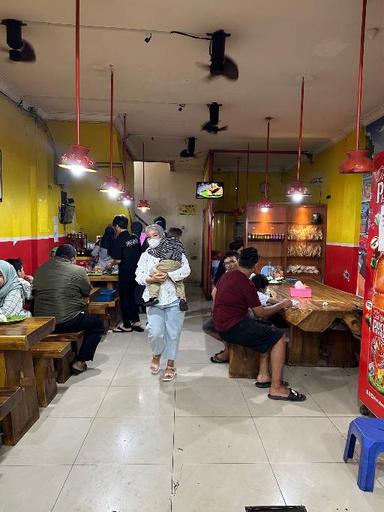 https://dgji3nicqfspr.cloudfront.net/MEDAN_SATRIA/Restaurant/Bebek_Setan/Reviews/thumbnail/file-17F0F4EE7E72FF87-thumb_1725147962980.jpg