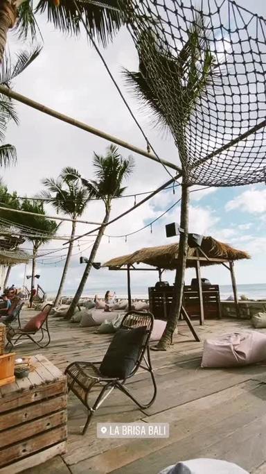 https://dgji3nicqfspr.cloudfront.net/MENGWI/Restaurant/La_Brisa_Bali__Beach_Club/Reviews/22file-17DC711F34C6F2DC_171937353691622_1719373537769.jpg