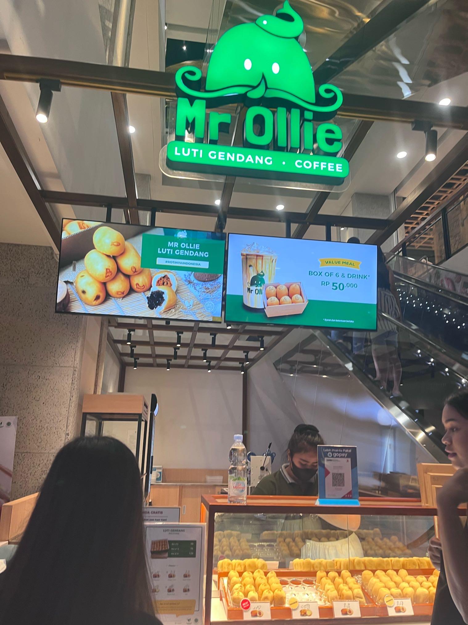 Mr. Ollie, Sarinah review